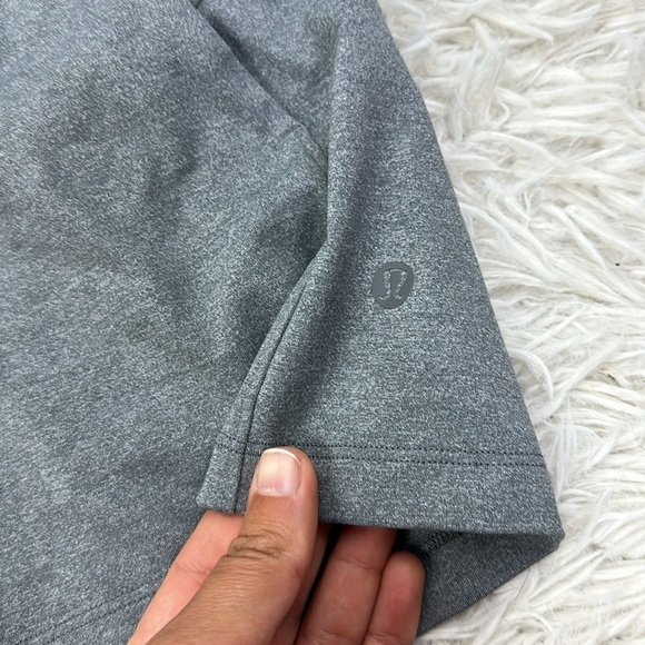 Lululemon On The Fly Short *2.5" Heathered Slate - Picture 3 of 6